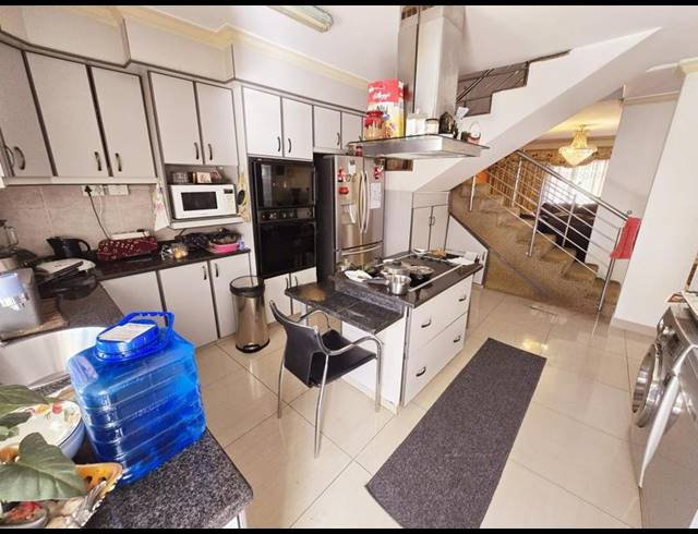 4 BEDROOM DUPLEX FOR SALE IN SYDENHAM